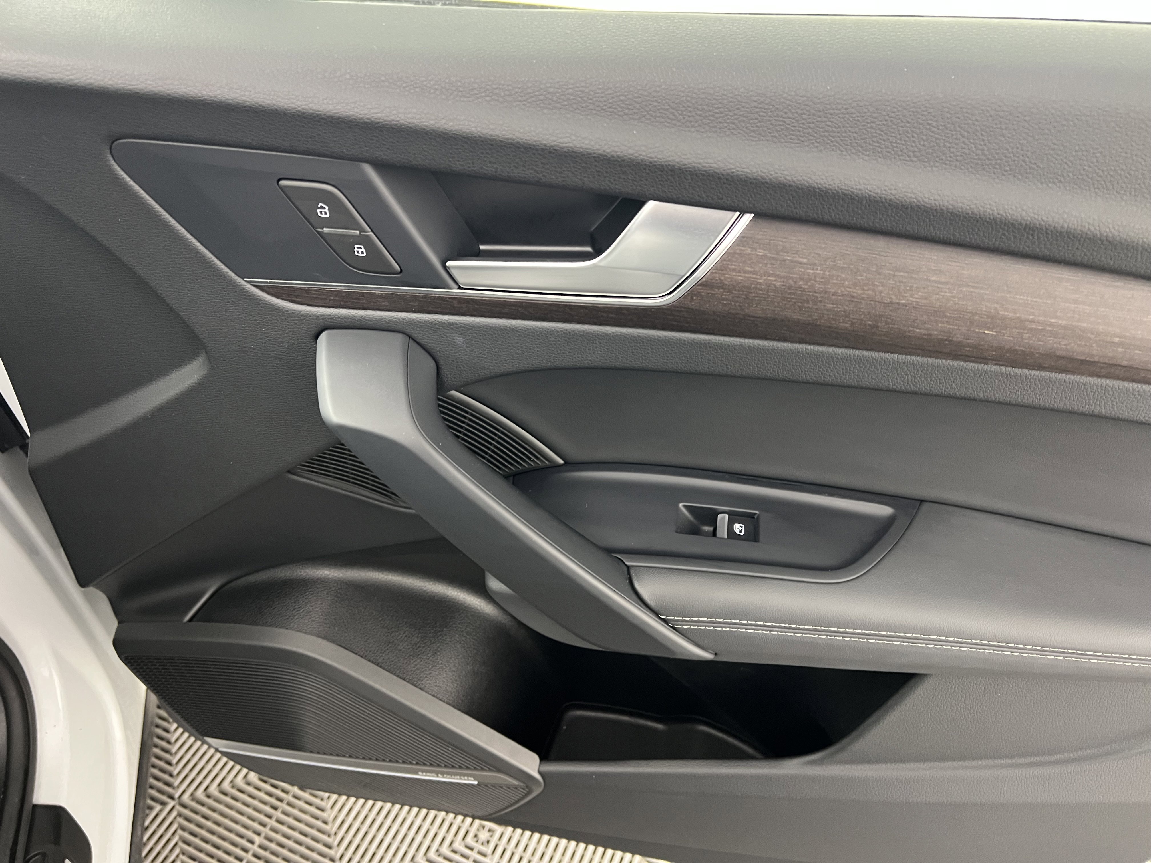 Used 2024 Audi Q5 2.0T Premium Plus image 24