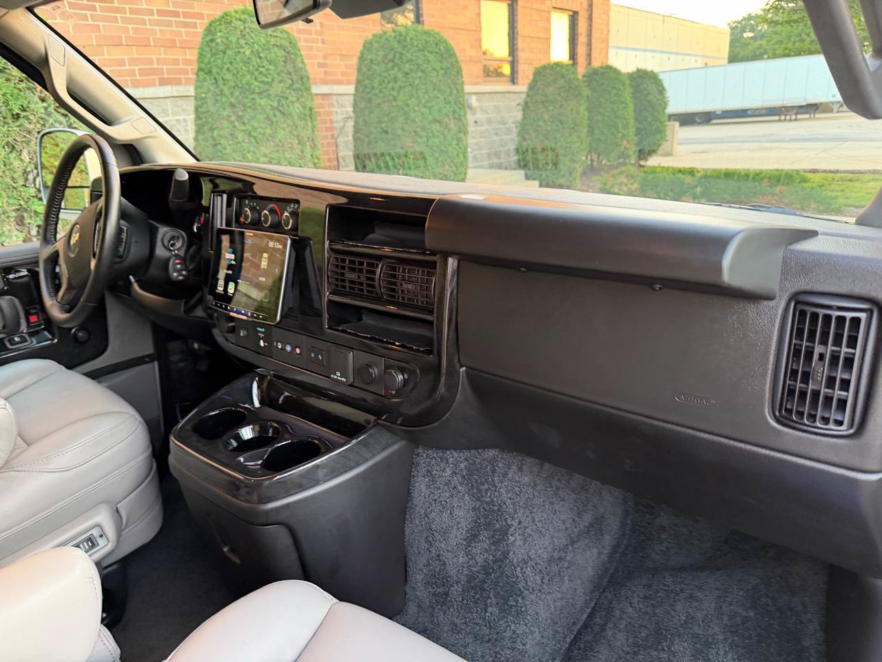 Used 2024 Chevrolet Express 2500 RWD image 66