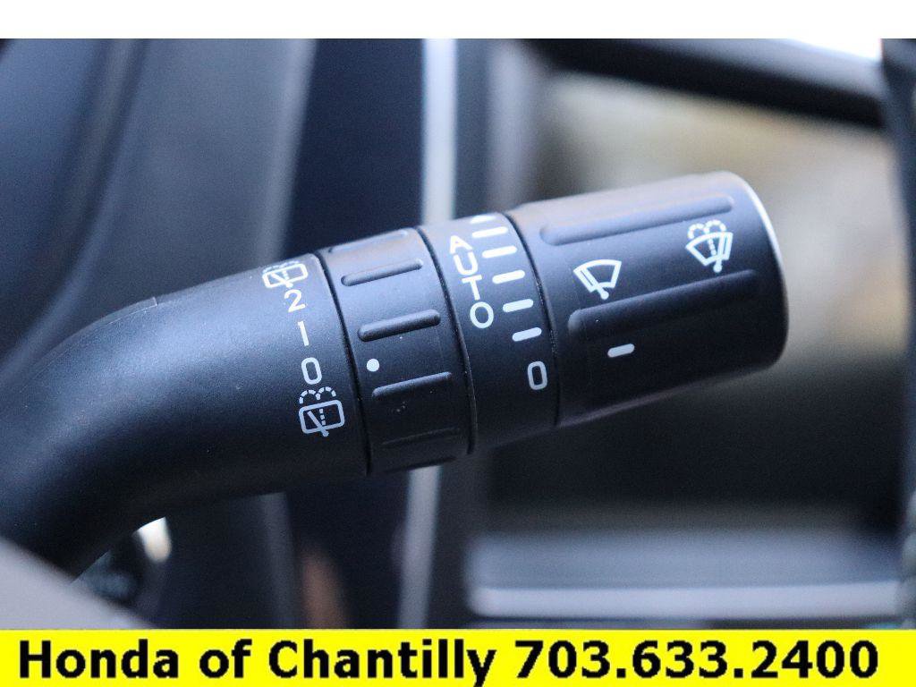 Used 2017 Ford Explorer Platinum image 11