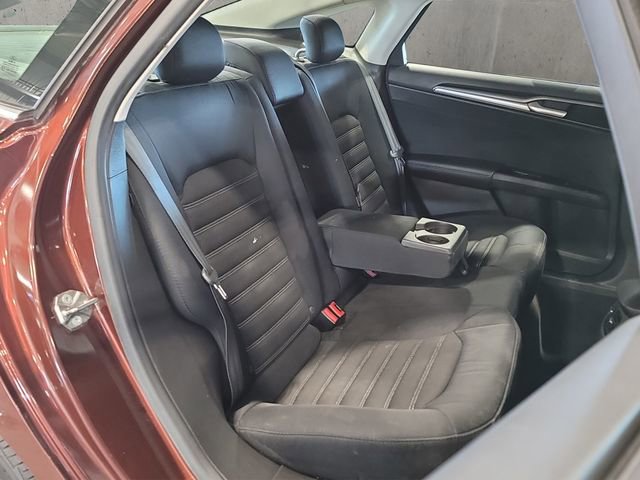 Used 2015 Ford Fusion SE FWD image 19