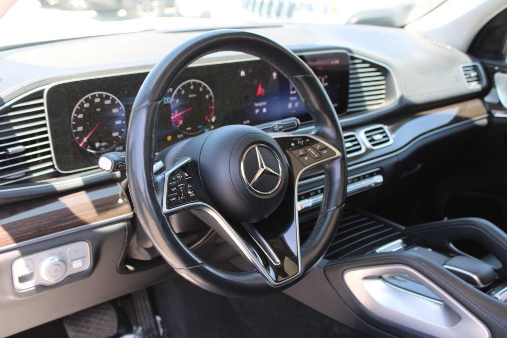 Used 2024 Mercedes-Benz GLS 450 4MATIC image 33
