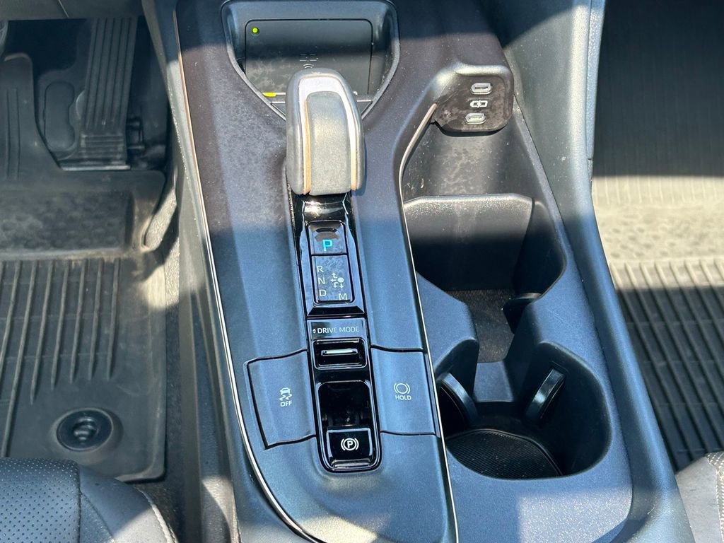 Used 2023 Toyota Crown Platinum image 21