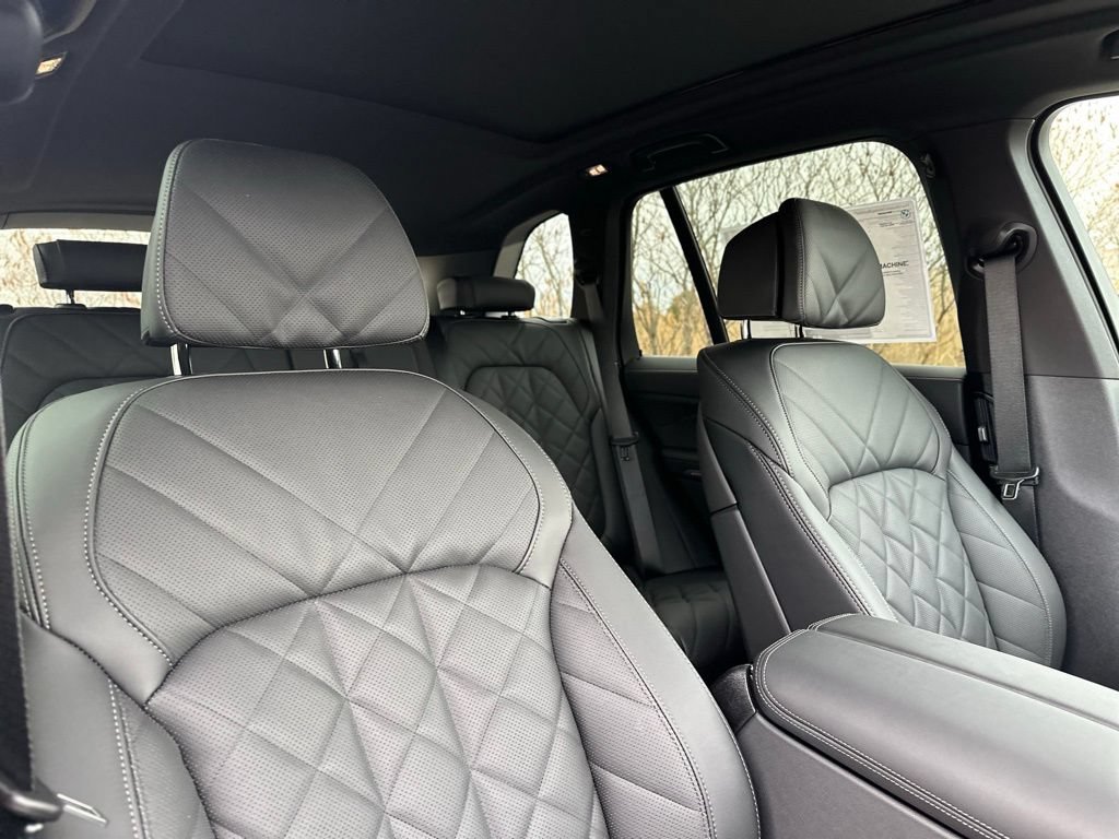 New 2026 BMW X5 xDrive50e w/ M Sport Package AWD/4WD image 23
