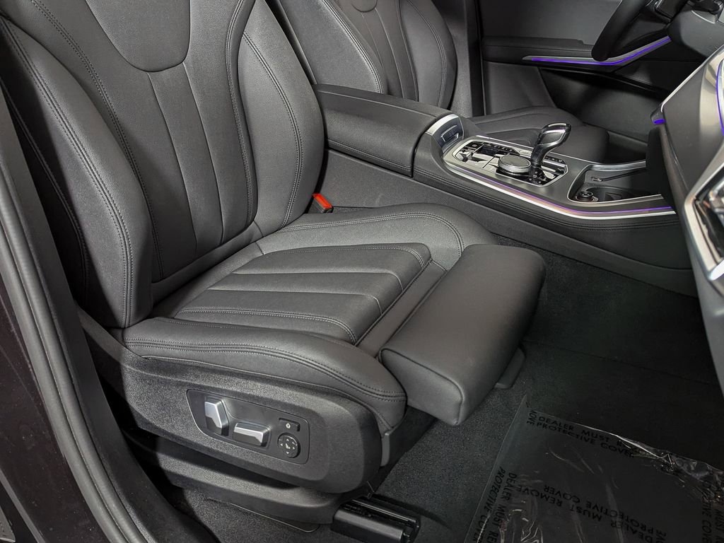 Used 2021 BMW X5 xDrive40i w/ Premium Package image 29