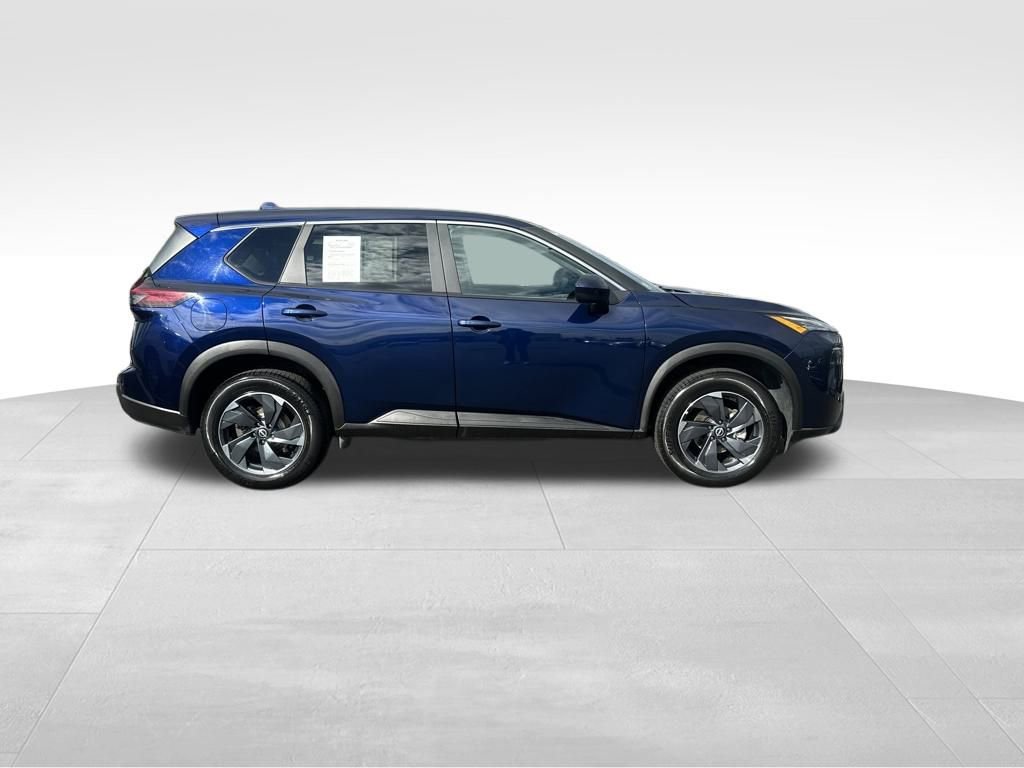 Used 2024 Nissan Rogue SV image 8