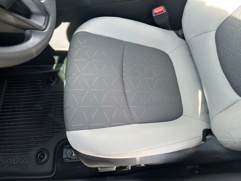 Used 2022 Toyota RAV4 XLE w/ Convenience Package image 26