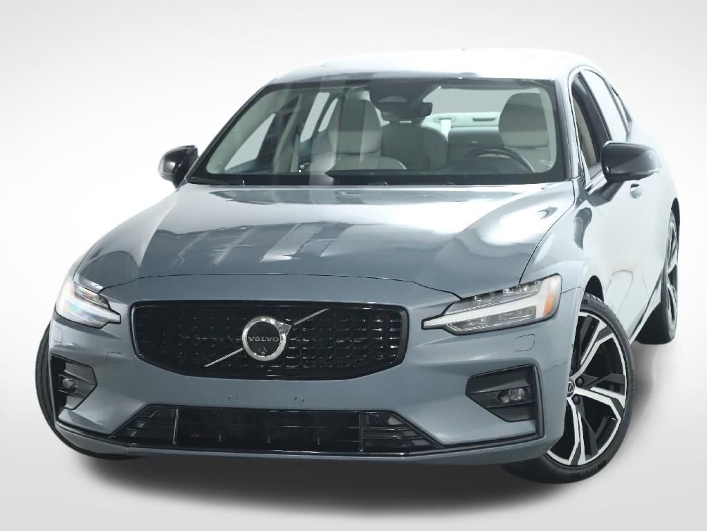 Used 2024 Volvo S60 B5 Plus FWD image 2
