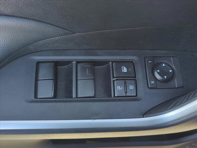 Used 2023 Toyota RAV4 LE FWD image 9
