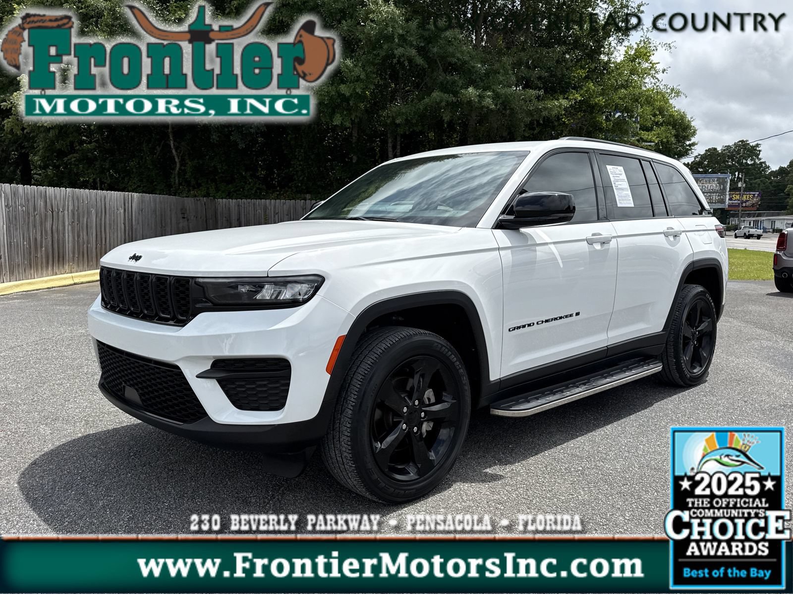 Used 2023 Jeep Grand Cherokee Altitude AWD/4WD image 1