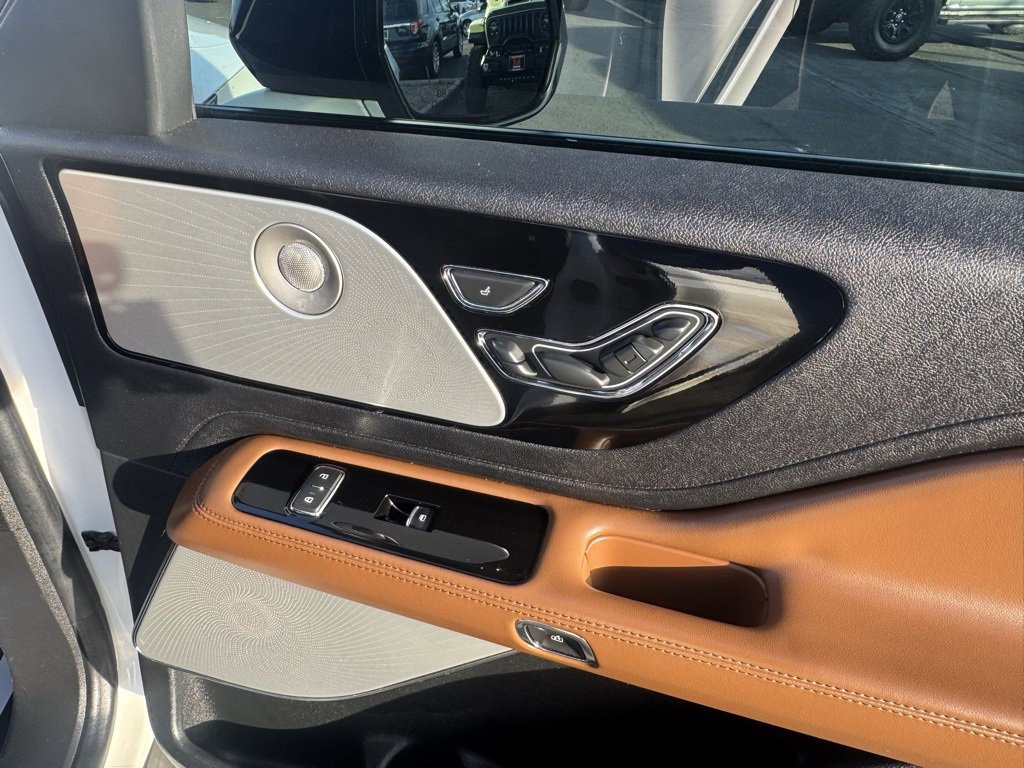 Used 2023 Lincoln Aviator Reserve w/ Equipment Group 201A image 30