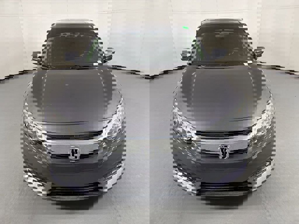 Used 2018 Honda Civic EX image 3