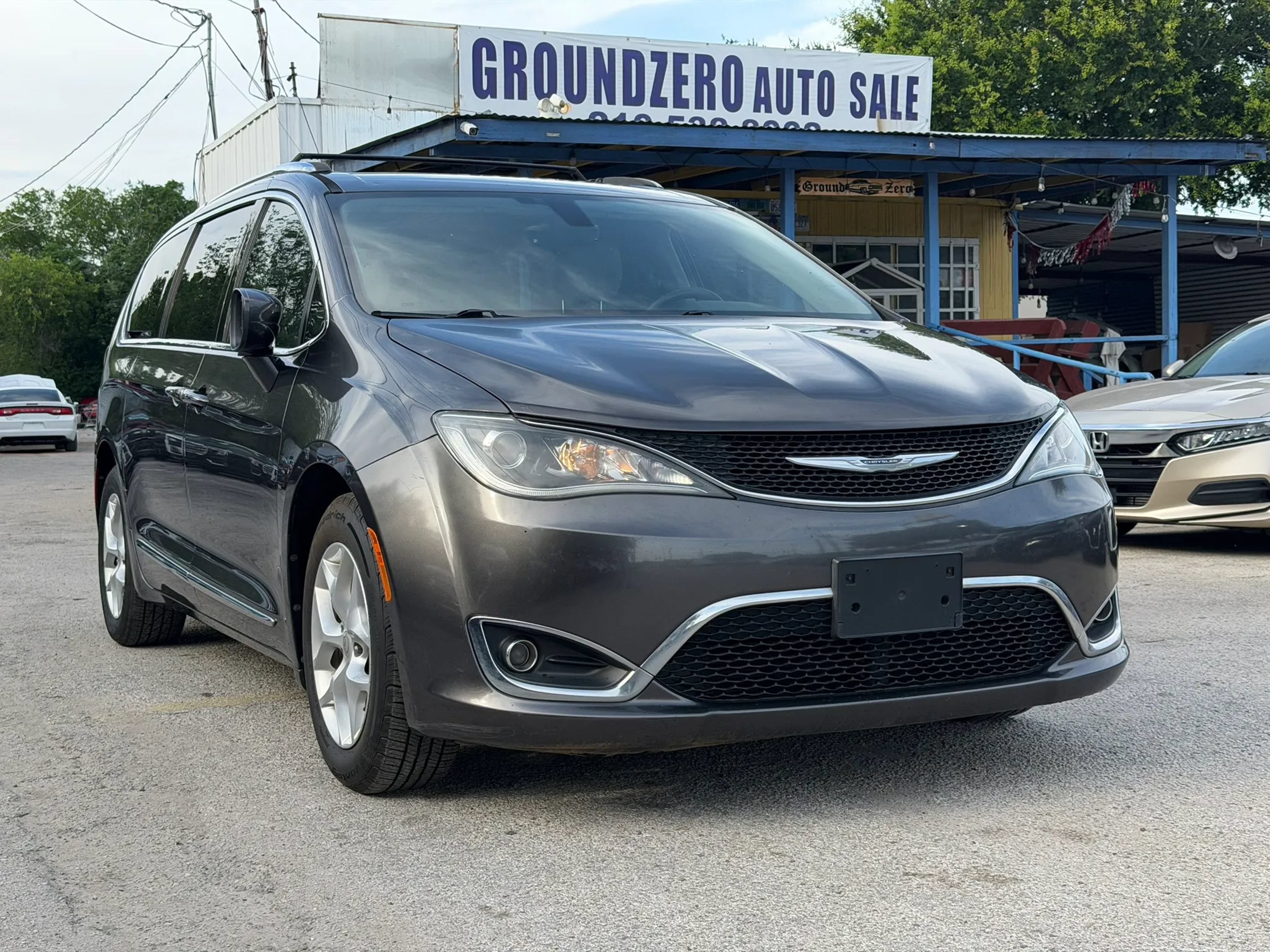 Used 2017 Chrysler Pacifica Touring-L Plus w/ Tire & Wheel Group