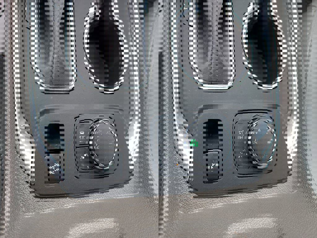 Used 2021 Chevrolet Traverse Premier image 14