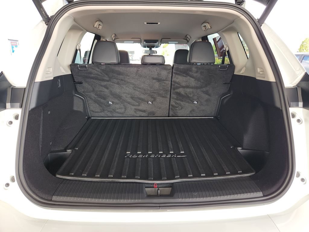 Certified 2025 Nissan Rogue SV image 13