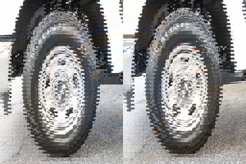 New 2026 Ford F250 XL w/ XL Chrome Package image 19