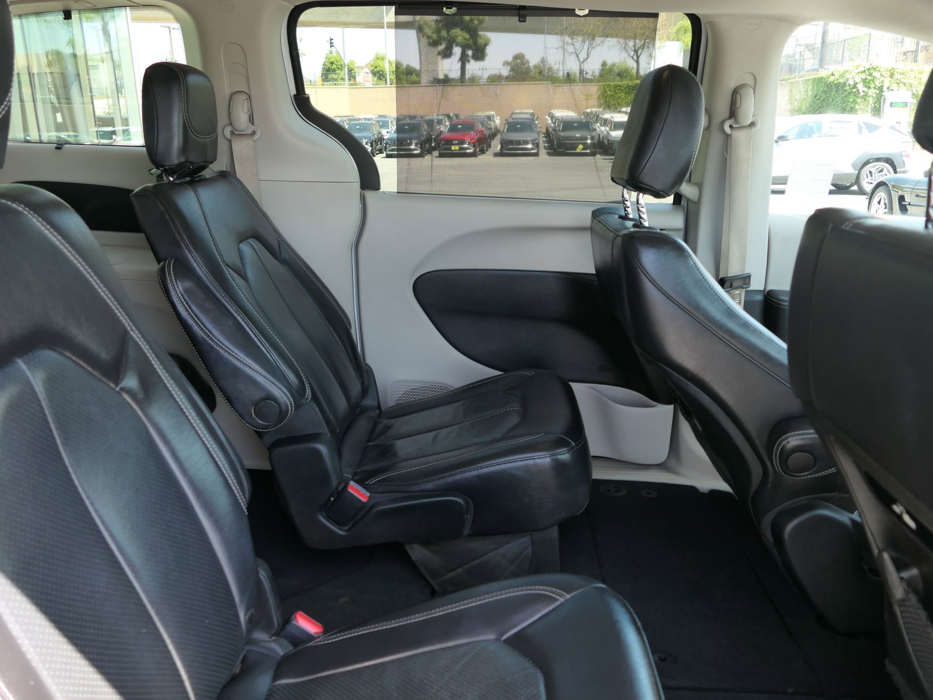 Used 2022 Chrysler Pacifica Touring-L image 24