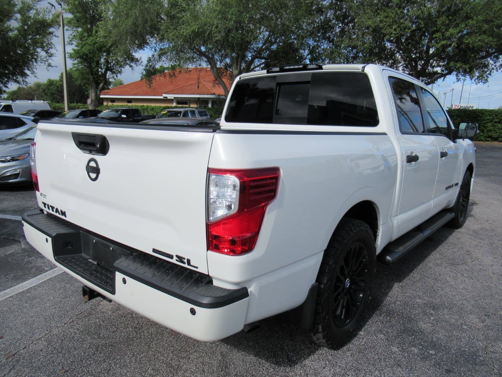 Used 2019 Nissan Titan SL w/ Midnight Edition RWD image 5