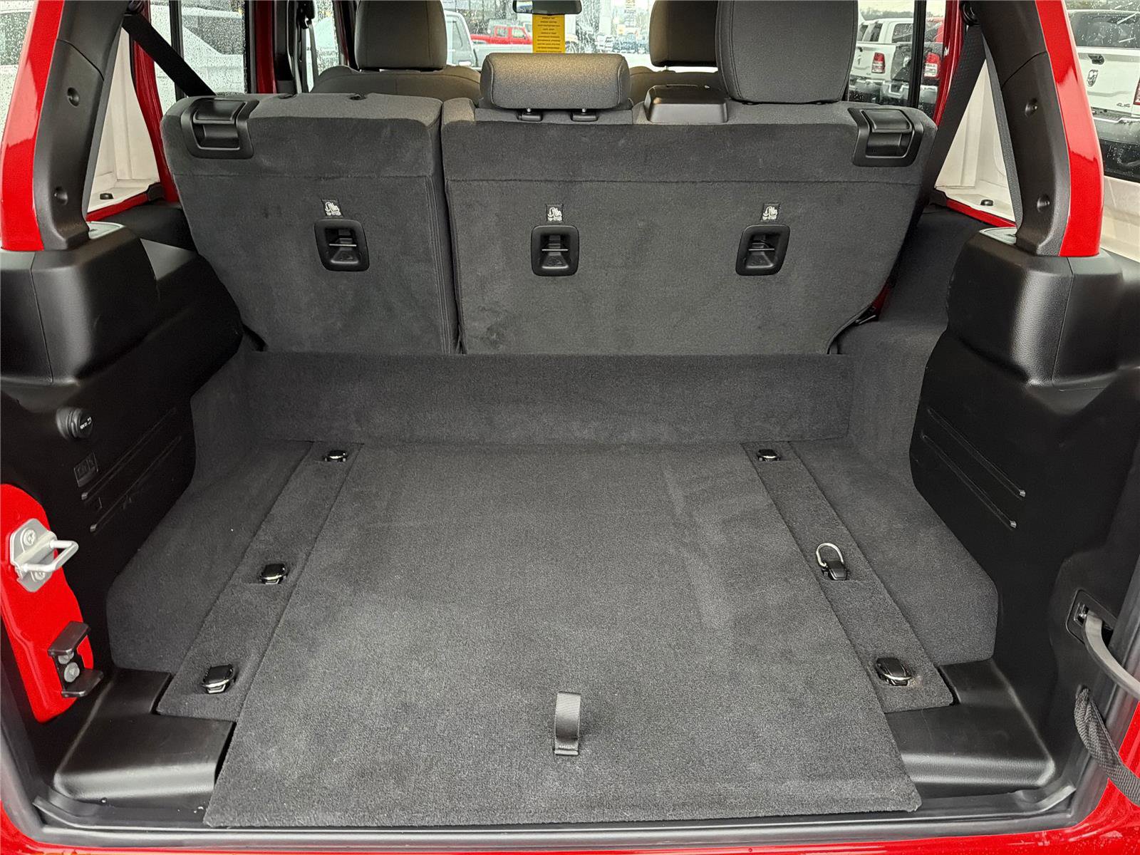 Used 2025 Jeep Wrangler Sahara w/ Safety Group image 19