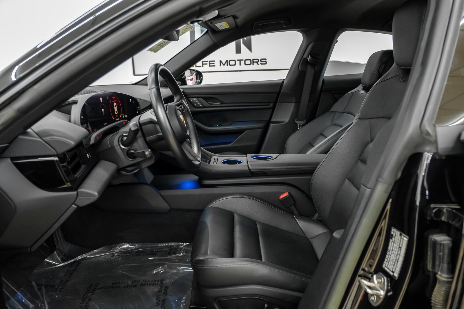 Used 2023 Porsche Taycan image 28