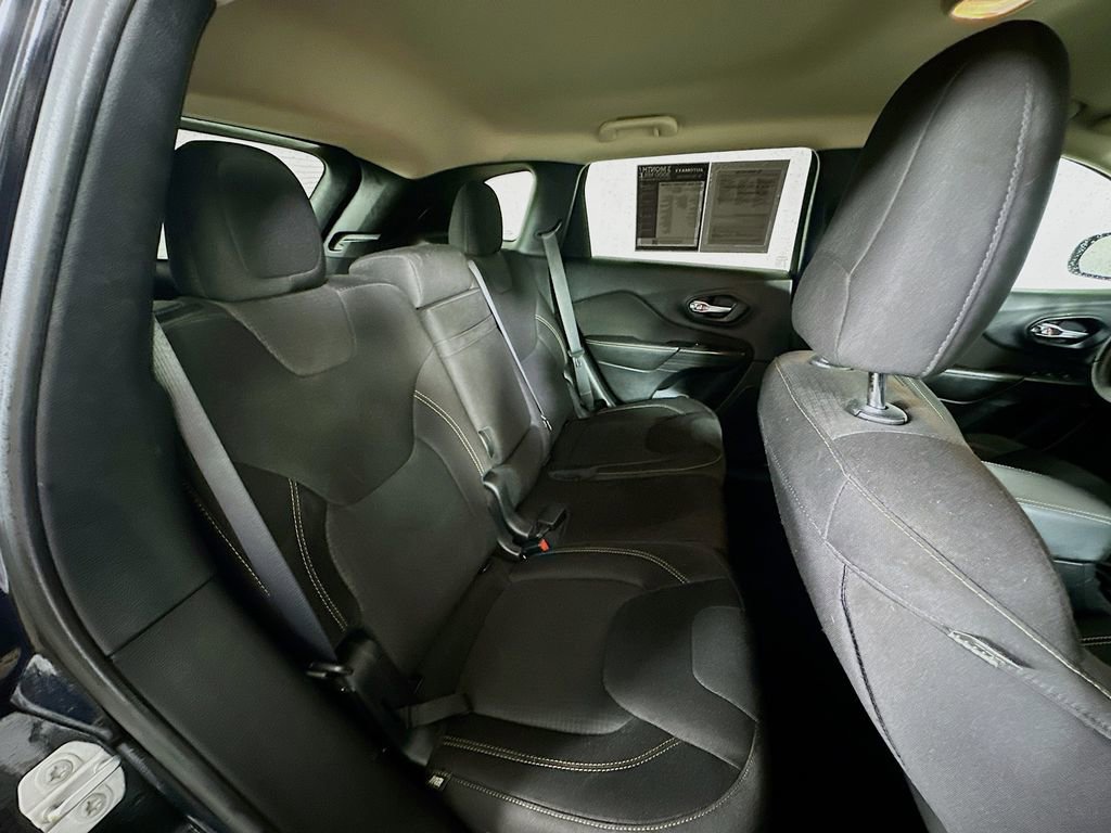 Used 2015 Jeep Cherokee Latitude image 11