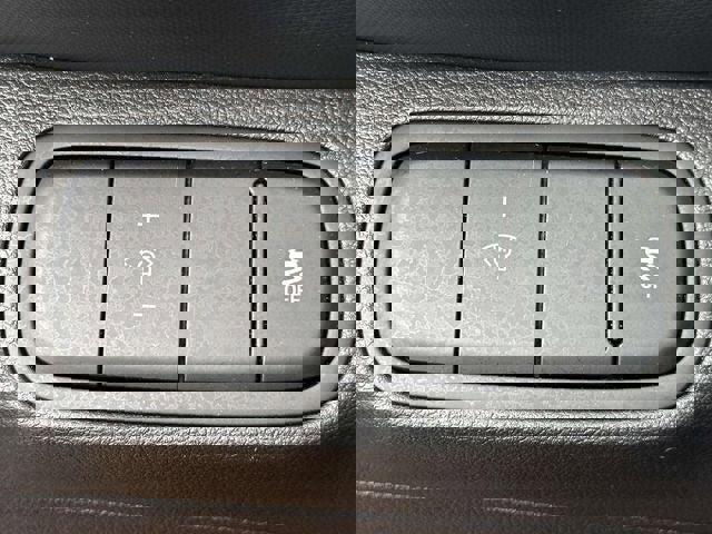 Used 2023 Hyundai Venue SEL image 26