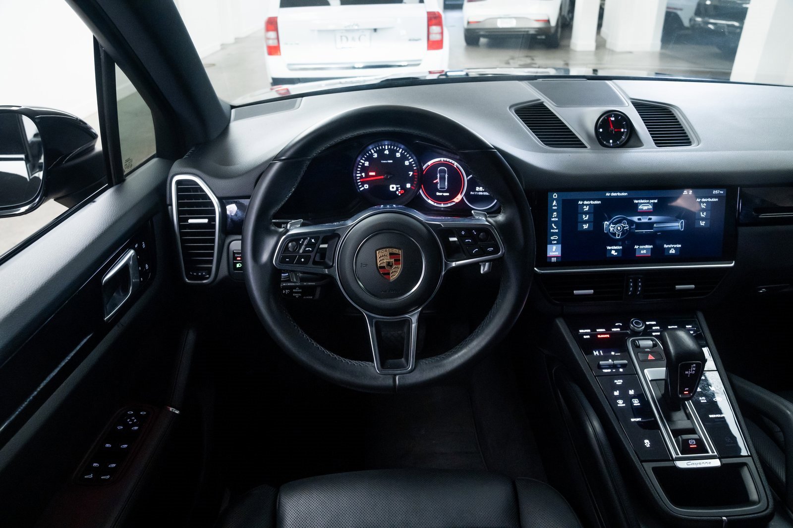 Used 2019 Porsche Cayenne Base image 12