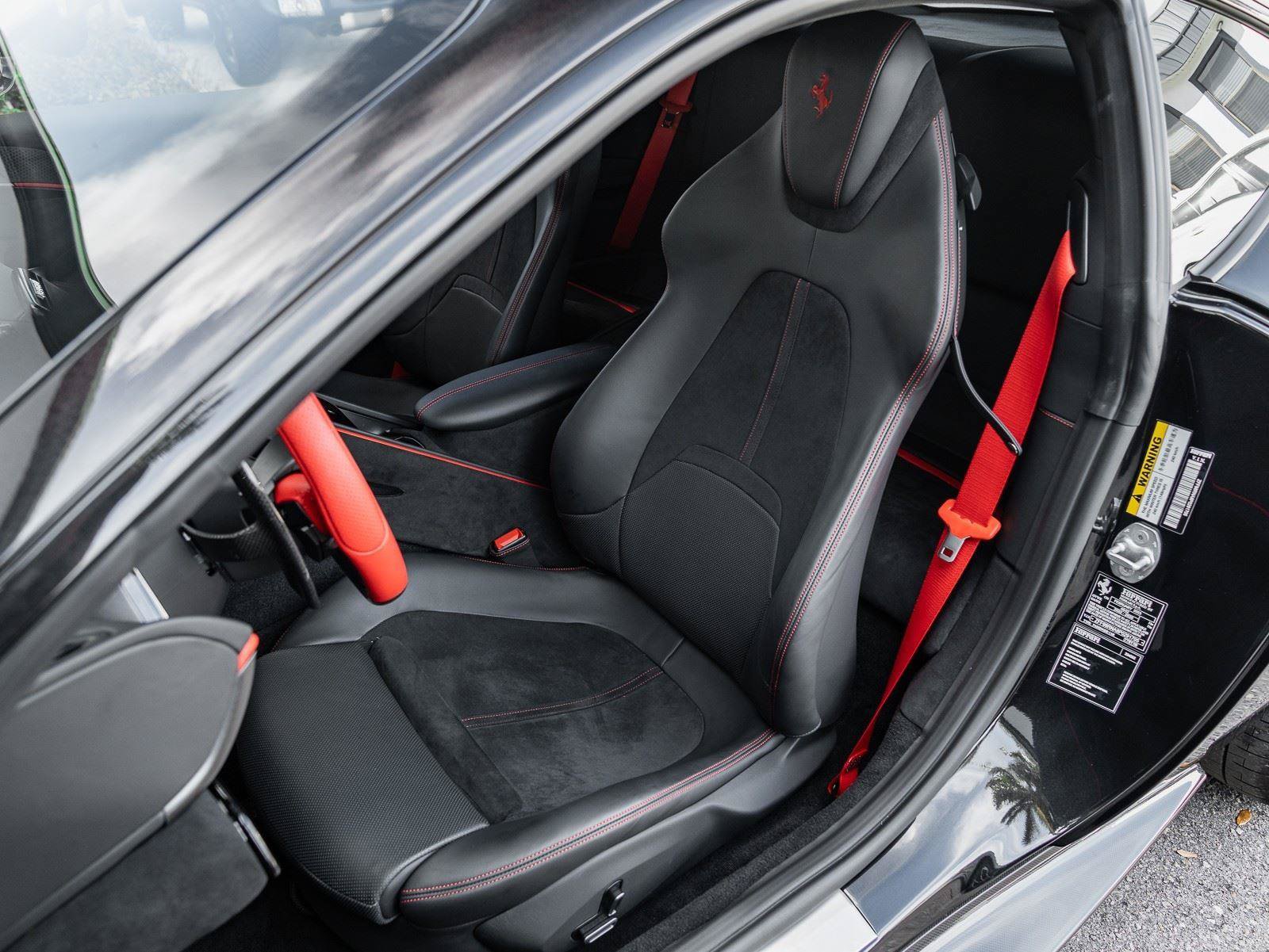 Used 2023 Ferrari Roma RWD image 5