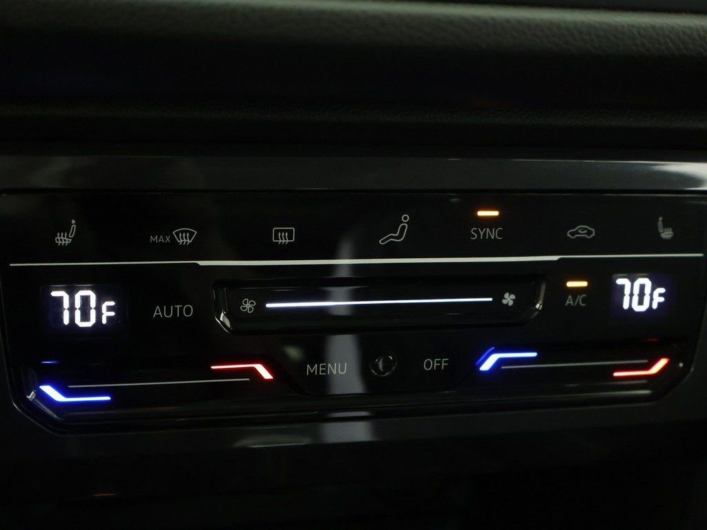 Used 2022 Volkswagen Tiguan SE w/ Panoramic Sunroof Package image 49