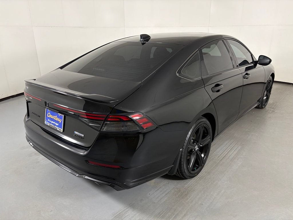 Used 2023 Honda Accord Sport image 8
