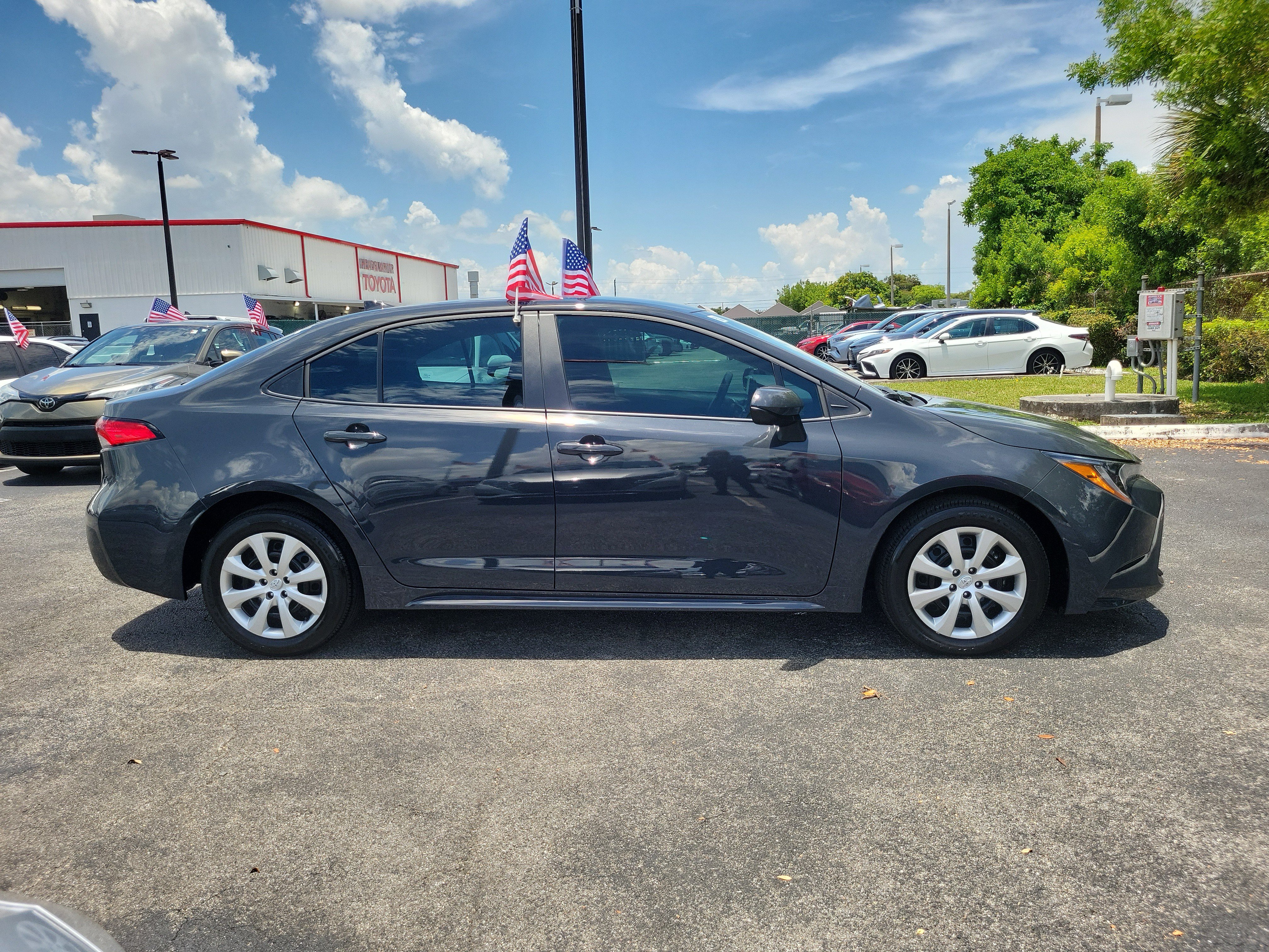 Used 2025 Toyota Corolla LE w/ Convenience Package FWD image 13
