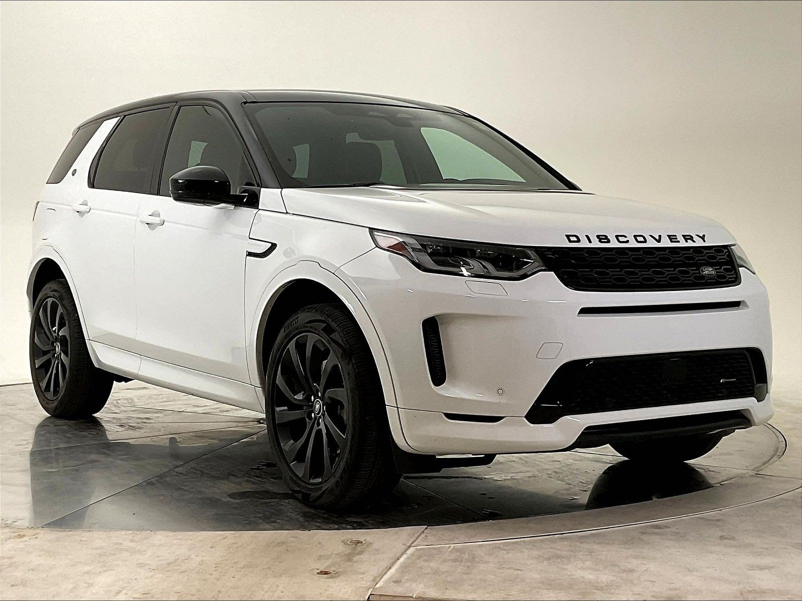 Used 2022 Land Rover Discovery Sport SE R-Dynamic AWD/4WD image 2