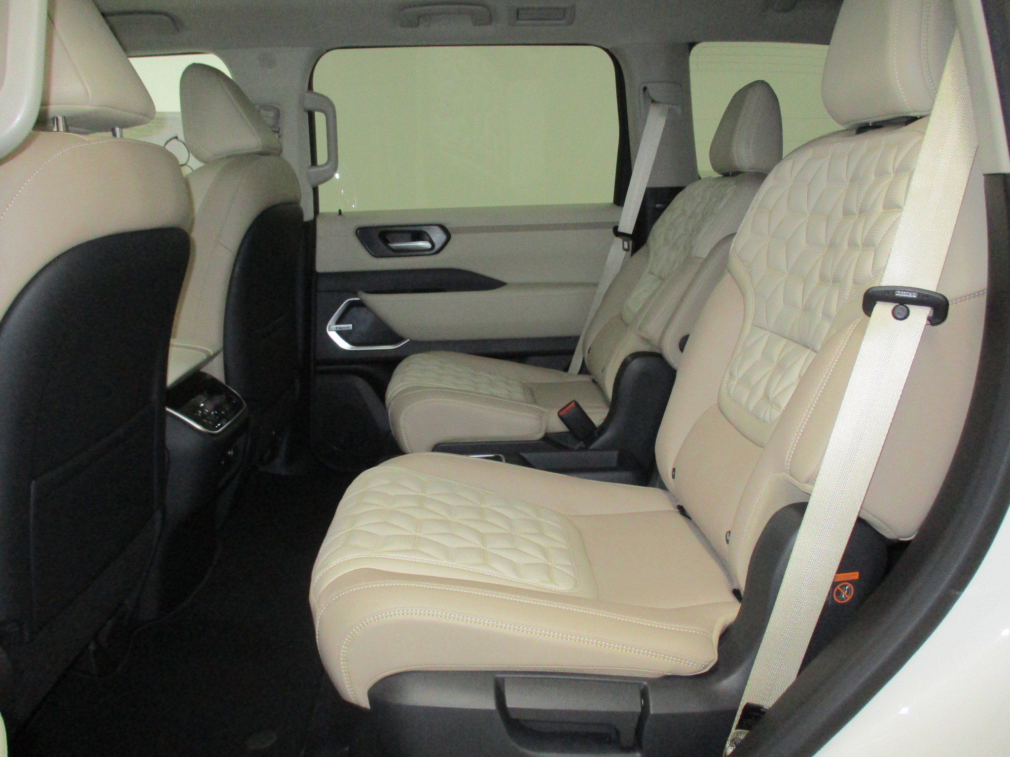 New 2026 Nissan Armada Platinum image 30