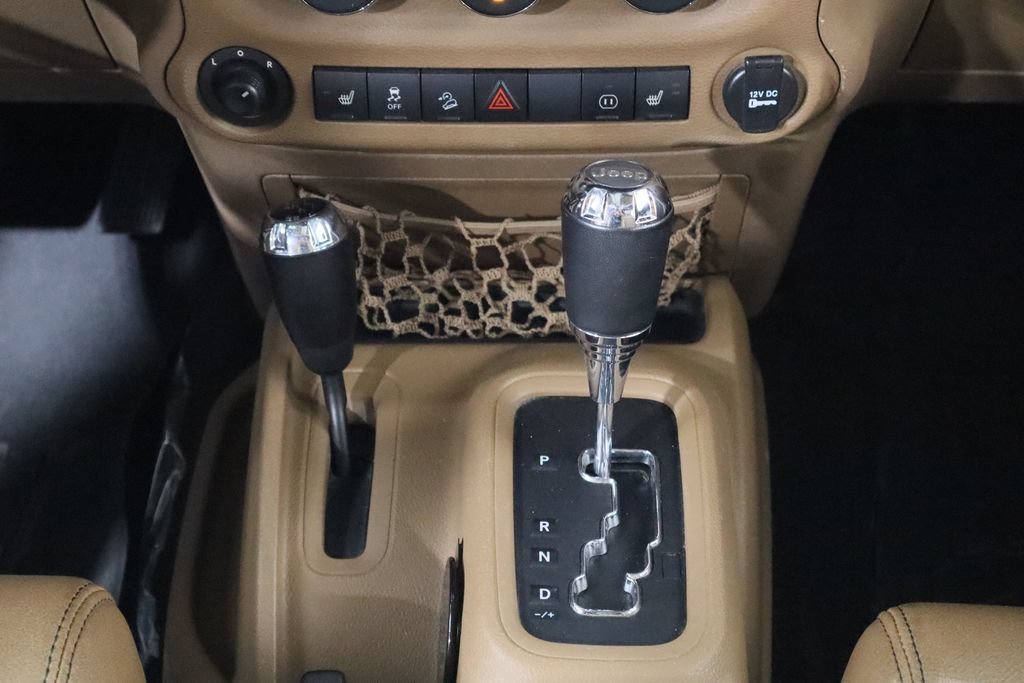 Used 2012 Jeep Wrangler Unlimited Sahara w/ Max Tow Pkg AWD/4WD image 25