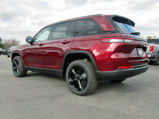 New 2025 Jeep Grand Cherokee Limited w/ Luxury Tech Group II image 3