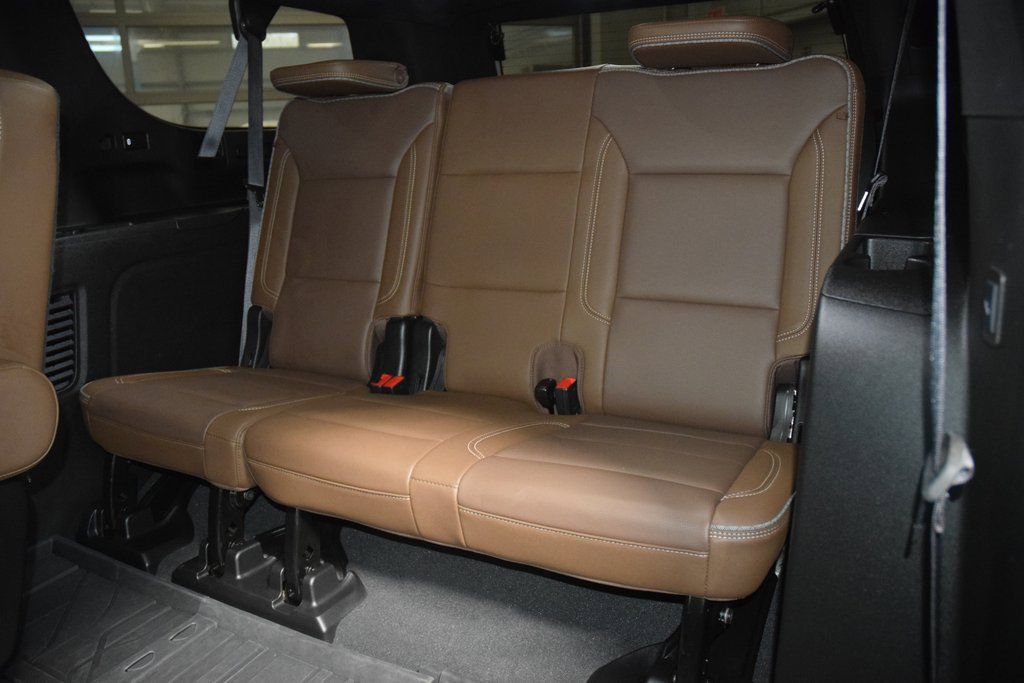 Used 2024 Chevrolet Suburban High Country image 43