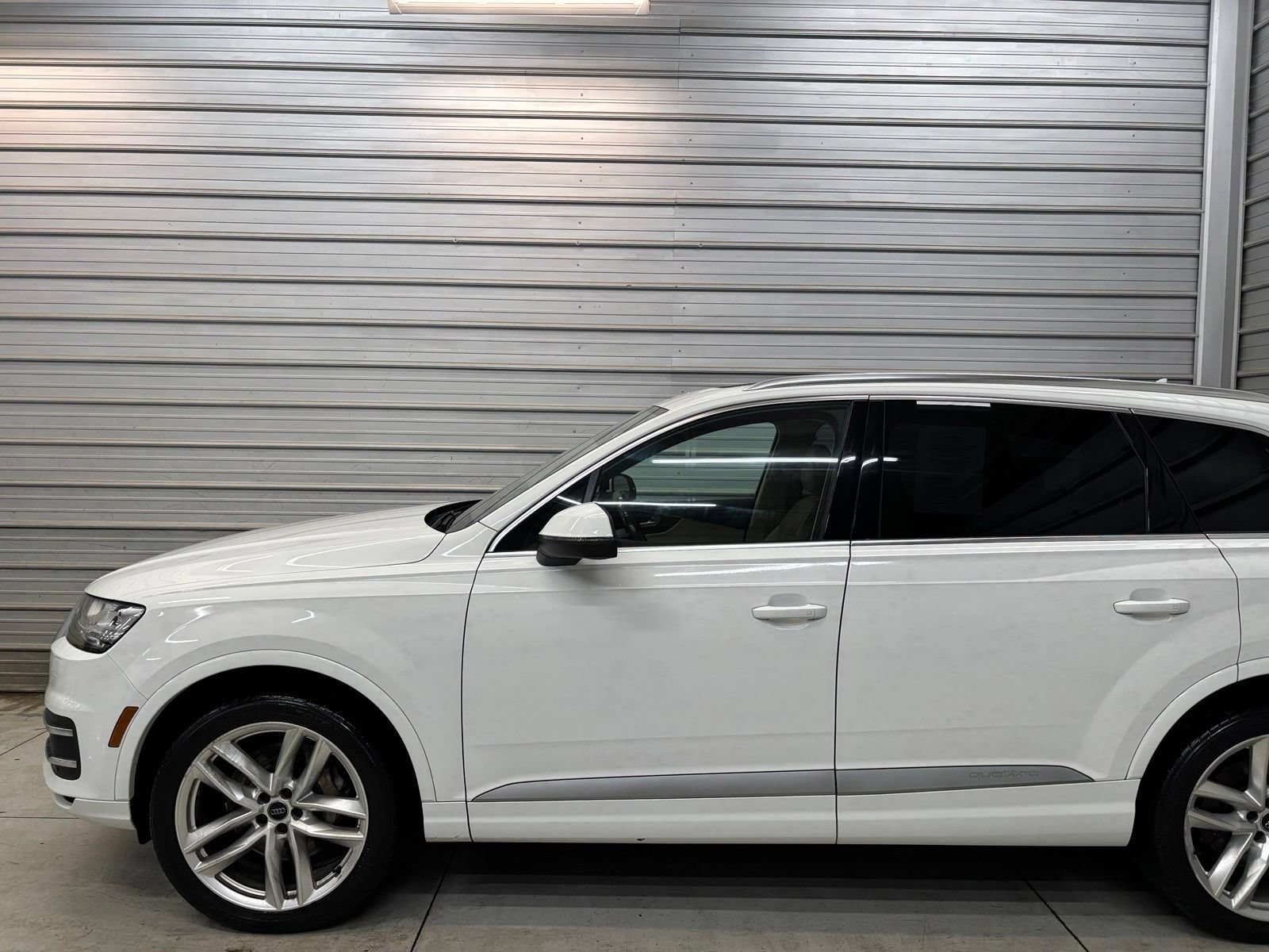 Used 2017 Audi Q7 3.0T Prestige AWD/4WD image 3