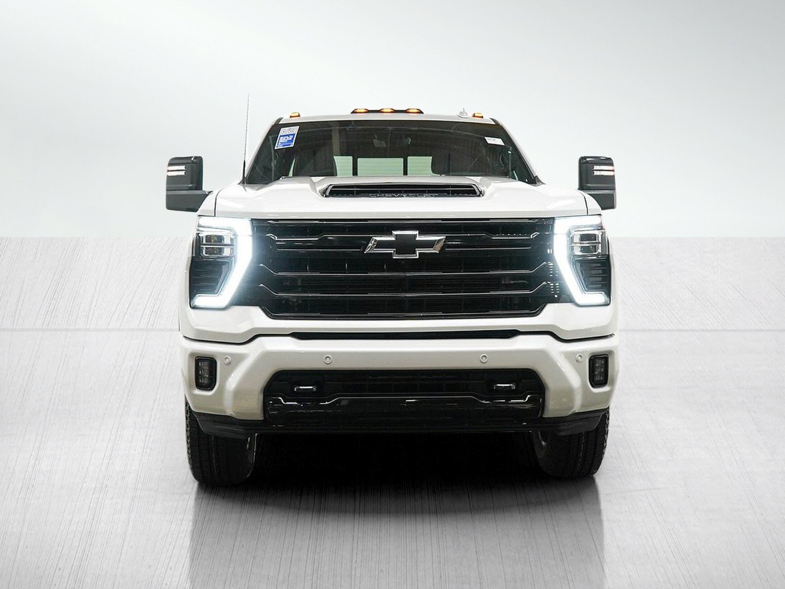 Used 2025 Chevrolet Silverado 2500 High Country w/ High Country Premium Package AWD/4WD image 9