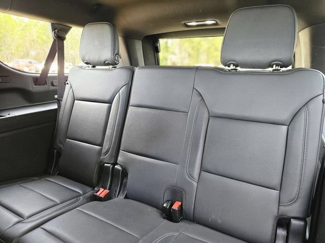 Used 2024 Chevrolet Suburban LT RWD image 29