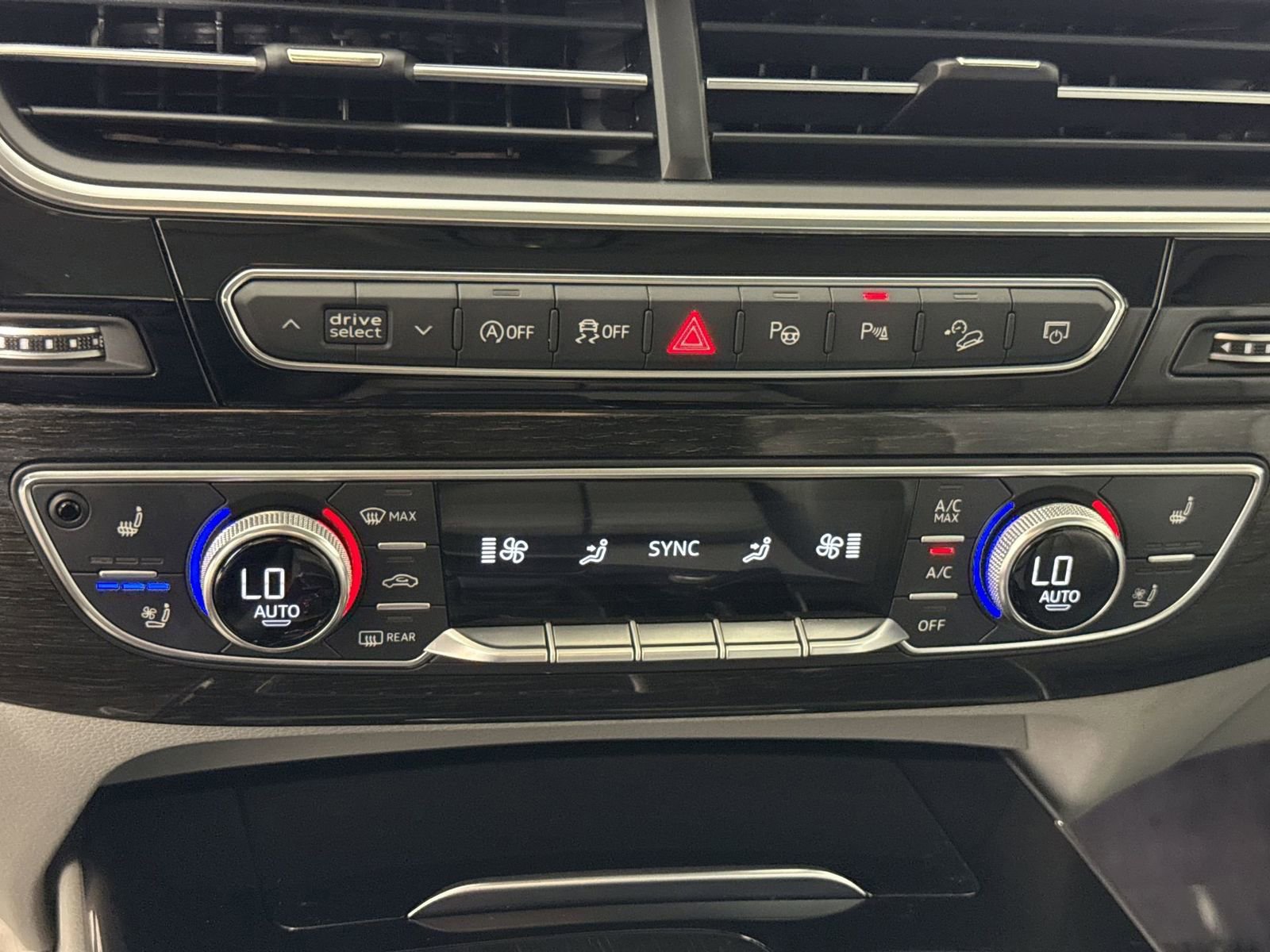 Used 2019 Audi Q7 3.0T Prestige w/ Prestige Package image 23