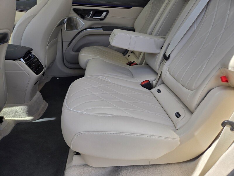 Used 2025 Mercedes-Benz EQS 580 4MATIC SUV image 12