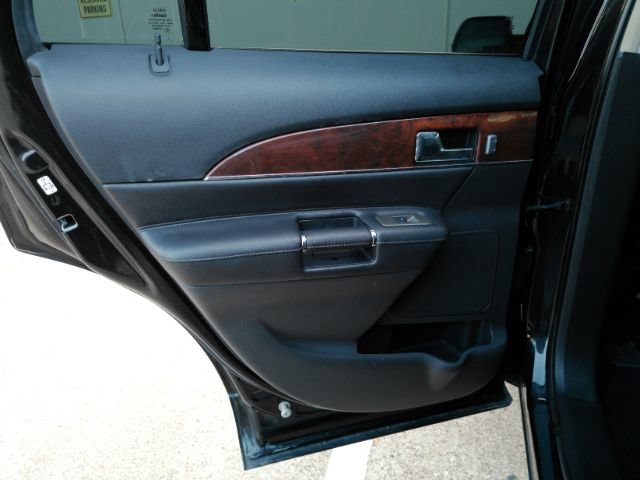 Used 2013 Lincoln MKX FWD image 16