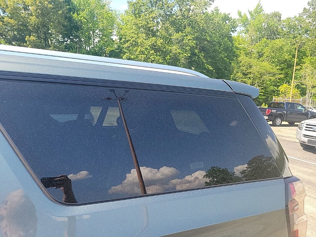 Used 2023 Chevrolet Suburban Premier RWD image 18