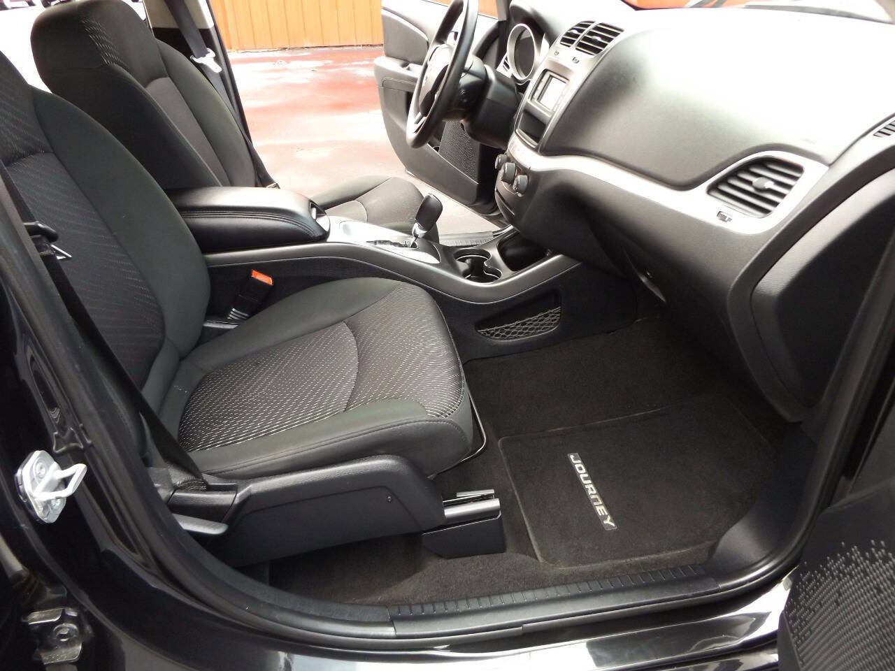 Used 2012 Dodge Journey SXT image 21