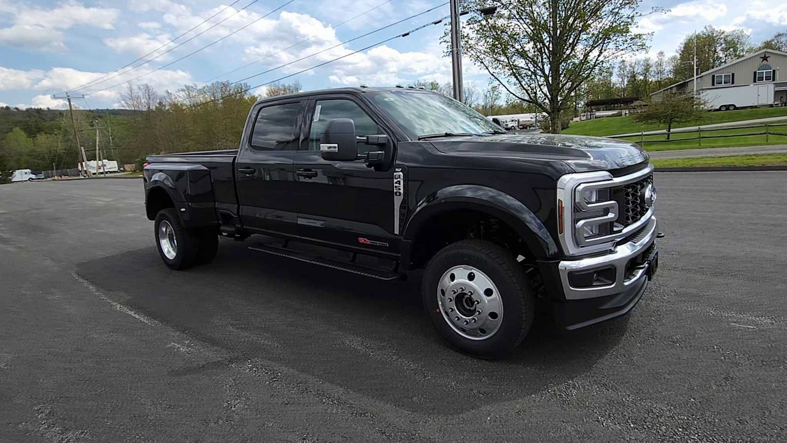 New 2026 Ford F450 XLT w/ XLT Premium Package AWD/4WD image 2