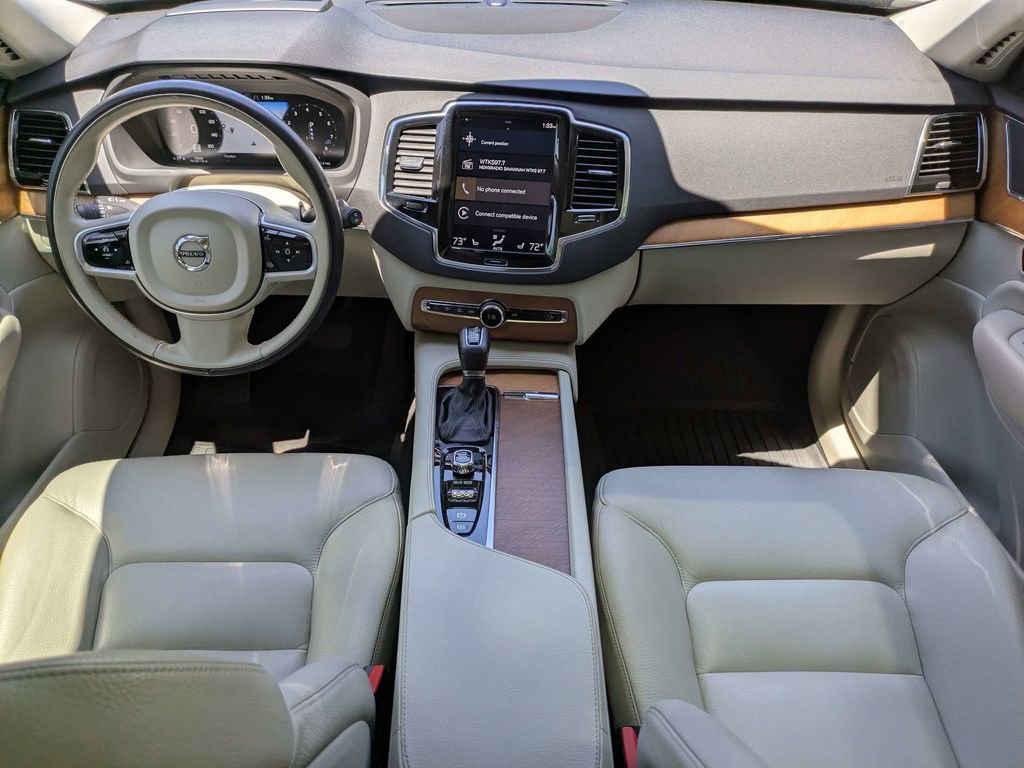 Used 2021 Volvo XC90 T6 Momentum w/ Advanced Package AWD/4WD image 14