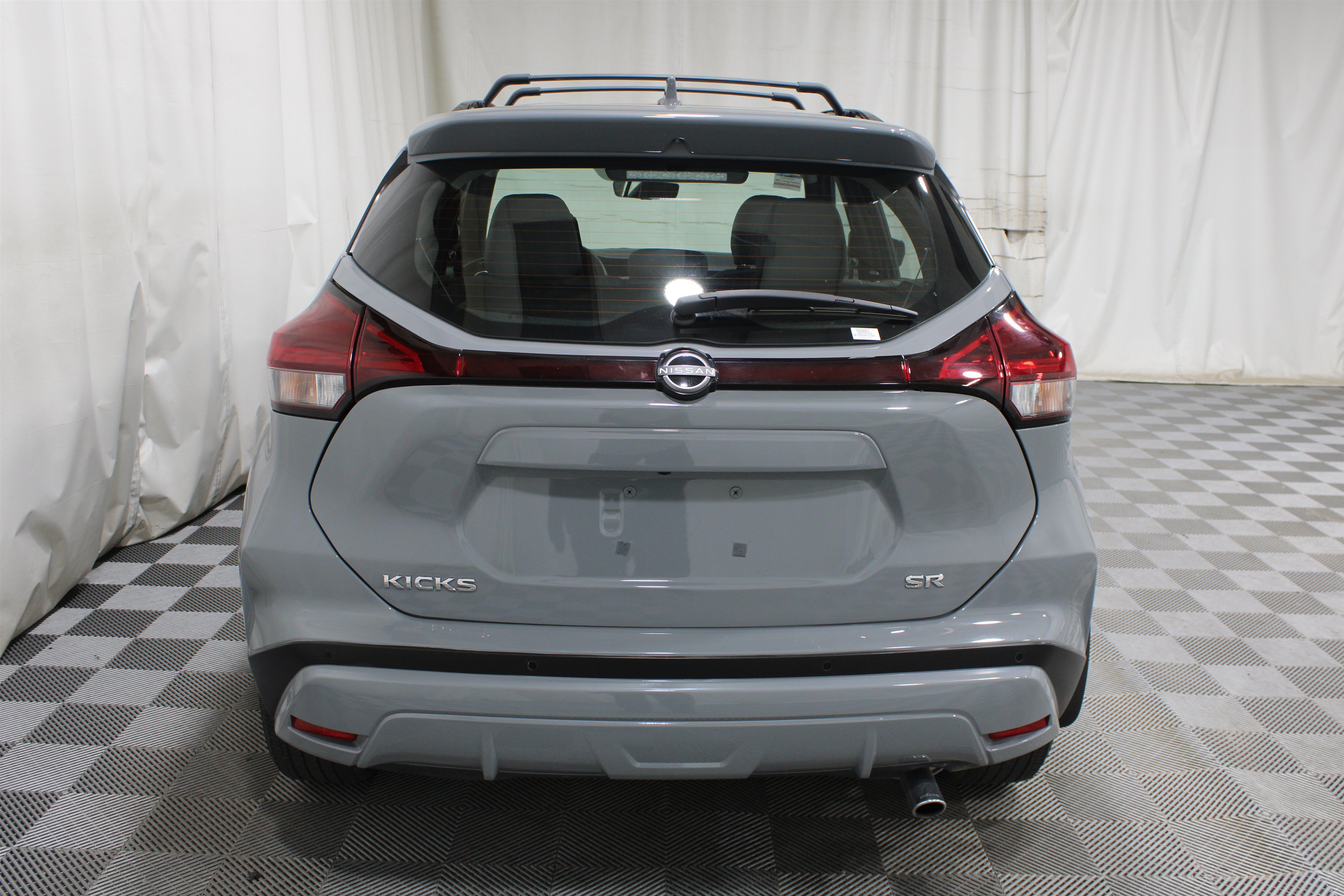 Used 2023 Nissan Kicks SR w/ SR Premium Package FWD image 30