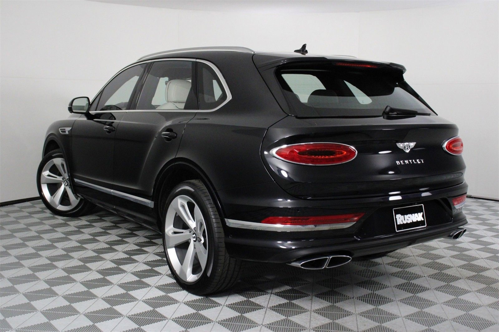 New 2025 Bentley Bentayga image 3