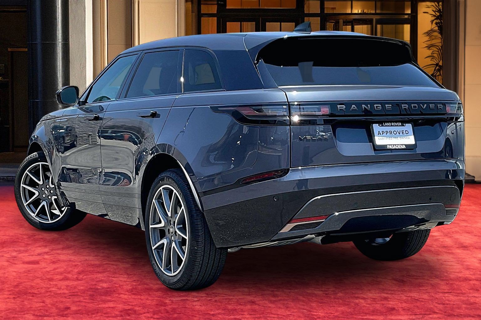 Certified 2025 Land Rover Range Rover Velar Dynamic SE AWD/4WD image 11