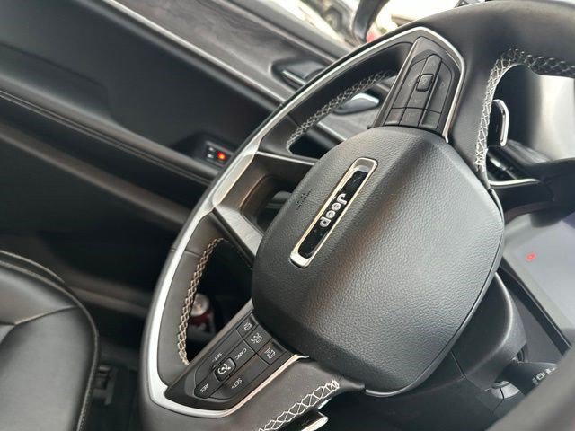 Used 2024 Jeep Grand Cherokee L Limited AWD/4WD image 14