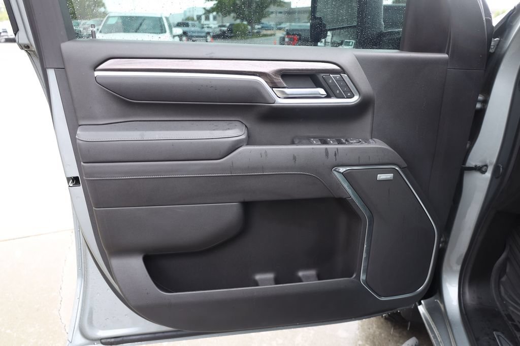 Used 2025 Chevrolet Silverado 2500 LTZ w/ Trail Boss Package AWD/4WD image 10